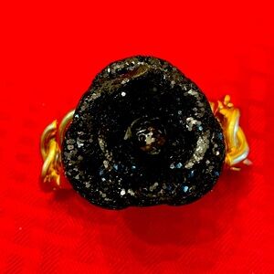 Betsey Johnson stretch bracelet